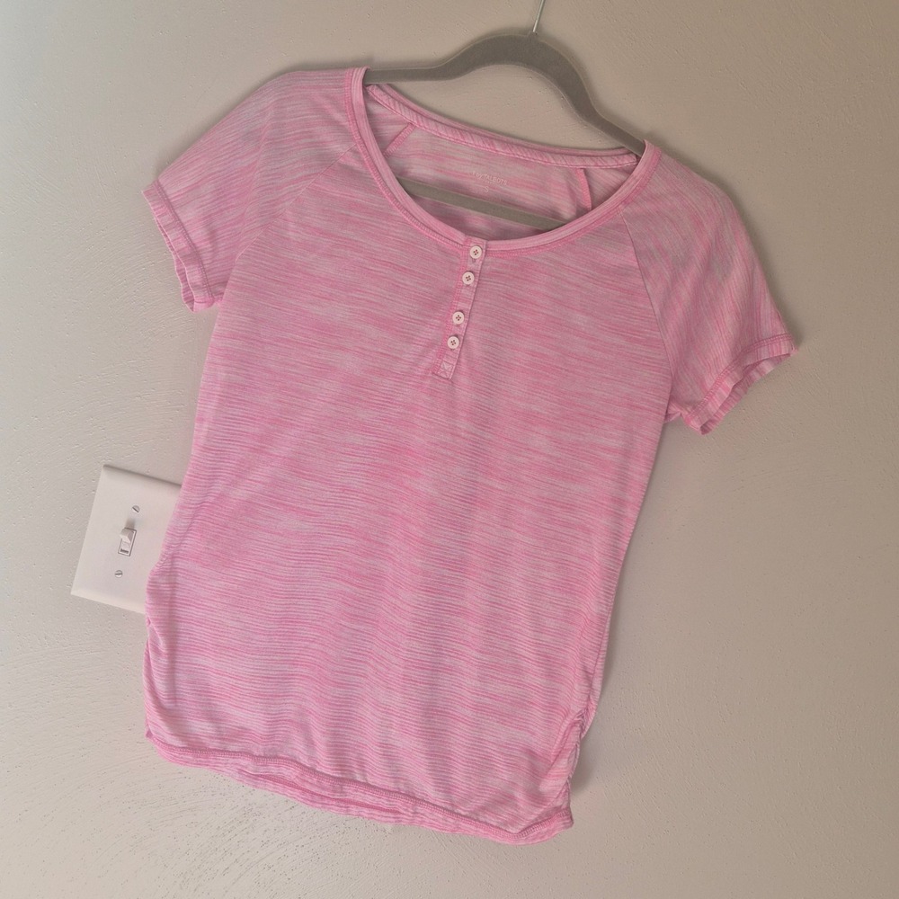 T by Talbots Pink Space Dye Henley Top Short Sleeve Barbiecore Activewear Small